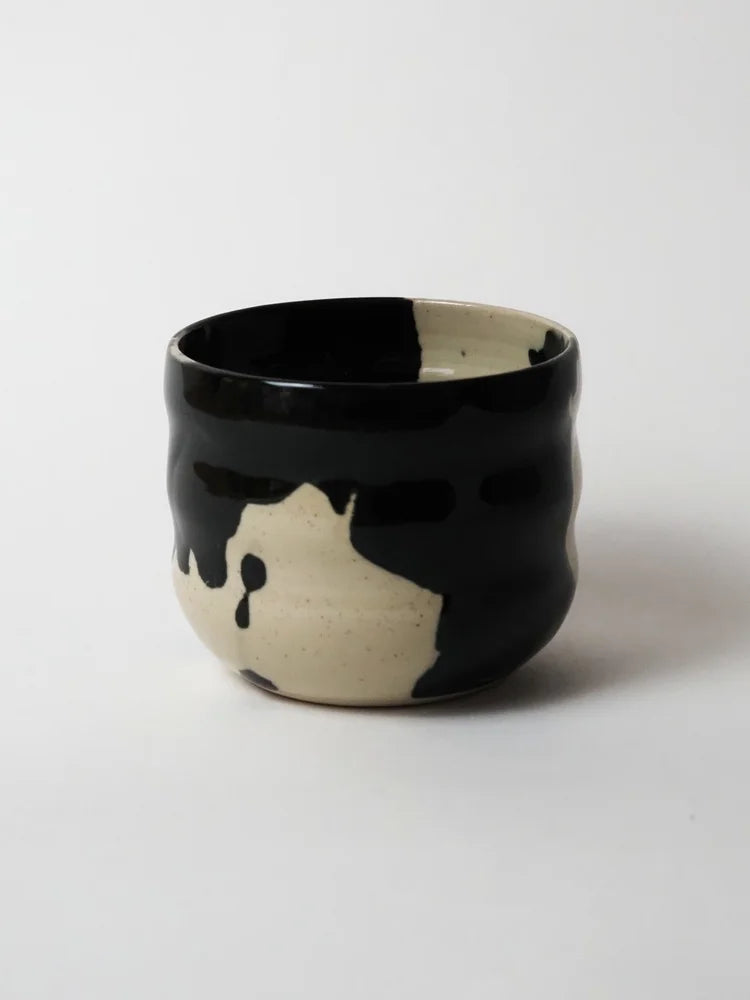mūg 3 black blob